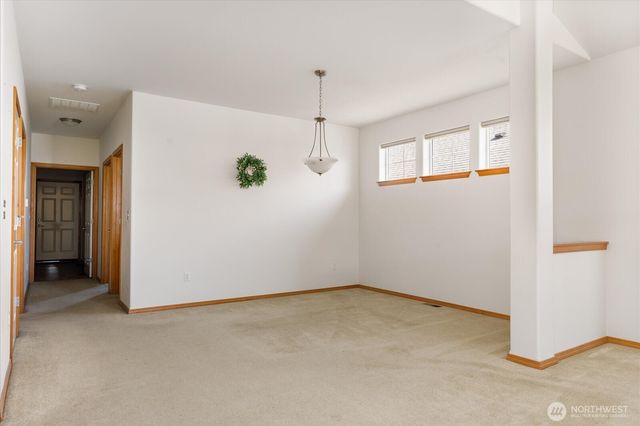 1637 SW Vanguard Street, Oak Harbor, WA 98277