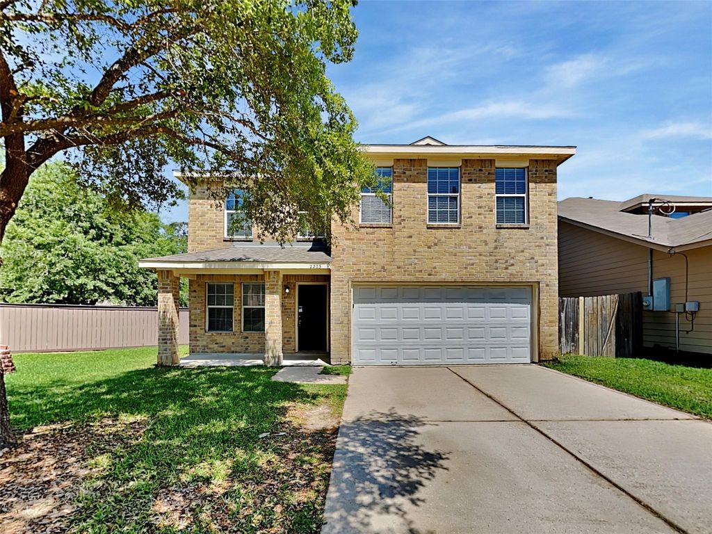 2203 Shady Birch Drive, Conroe, TX 77301