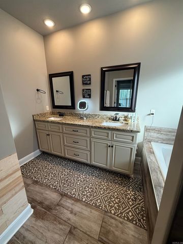 4341 Cypress Pointe, Jonesboro, AR 72405