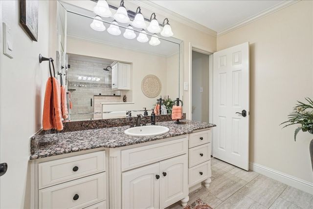 604 S Hampton Road, Oak Leaf, TX 75154