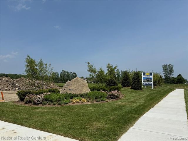 53188 Woodland Meadows, Chesterfield, MI 48047