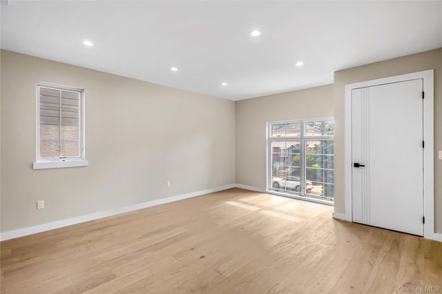 80-27 213th Street, Hollis Hills, NY 11427