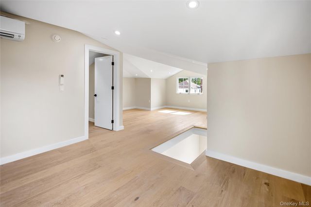 80-27 213th Street, Hollis Hills, NY 11427