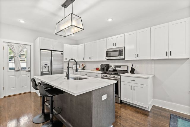 145 Whitfield St 1, Boston, MA 02124