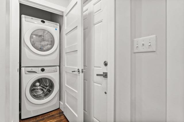145 Whitfield St 1, Boston, MA 02124