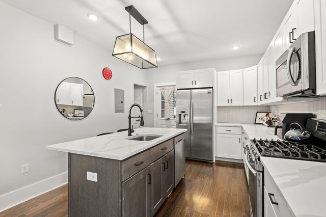 145 Whitfield St 1, Boston, MA 02124