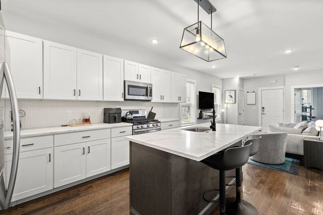 145 Whitfield St 1, Boston, MA 02124