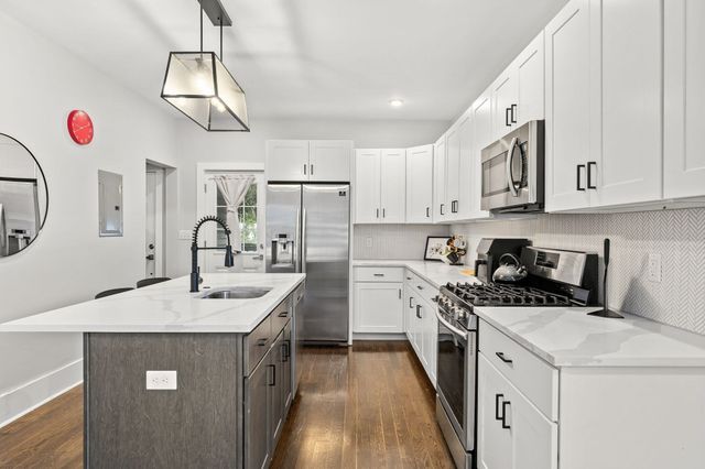 145 Whitfield St 1, Boston, MA 02124