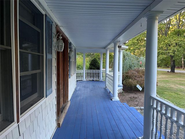 1799 Wad River Manor Road, Wading River, NY 11792