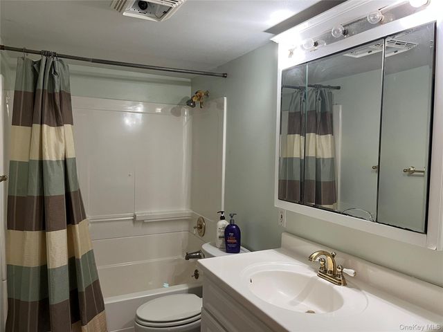 1799 Wad River Manor Road, Wading River, NY 11792