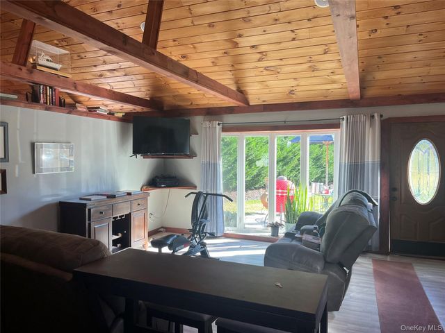 1799 Wad River Manor Road, Wading River, NY 11792
