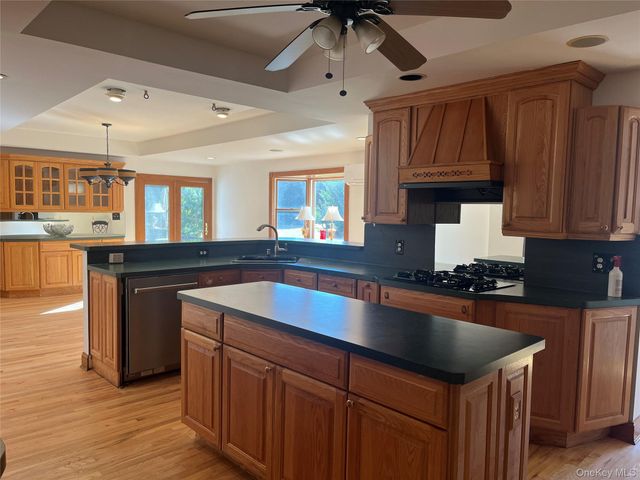 1799 Wad River Manor Road, Wading River, NY 11792