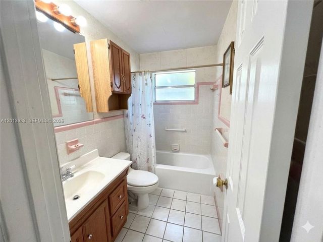 371 SW 67th Ter, Pembroke Pines, FL 33023