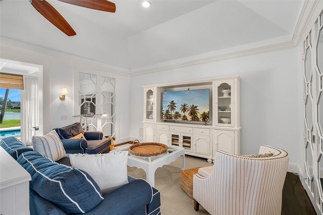 190 Oleander Way, Vero Beach, FL 32963