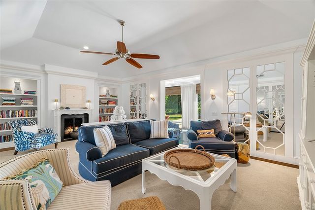 190 Oleander Way, Vero Beach, FL 32963