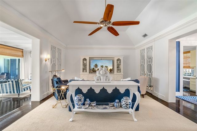 190 Oleander Way, Vero Beach, FL 32963