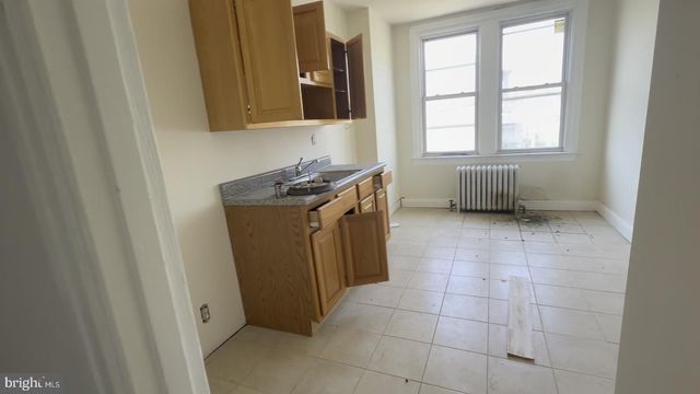 5318 W GIRARD AVE, Philadelphia, PA 19131
