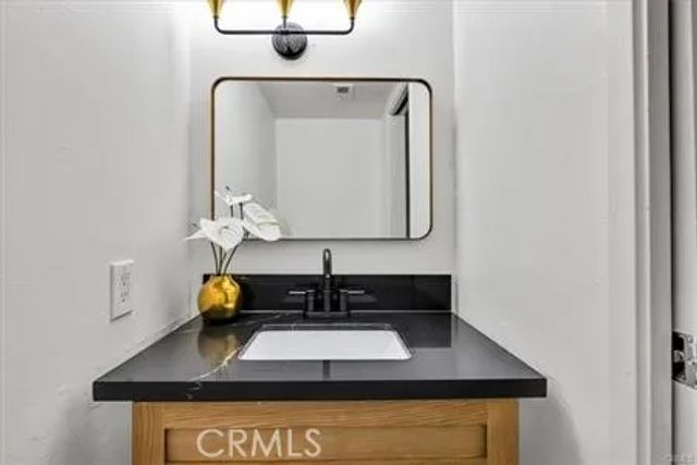2120 N Indian Canyon B, Palm Springs, CA 92262