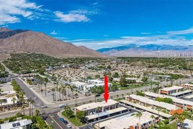2120 N Indian Canyon B, Palm Springs, CA 92262