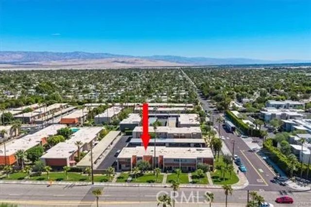 2120 N Indian Canyon B, Palm Springs, CA 92262