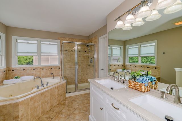 990 Citizen Avenue, Elburn, IL 60119