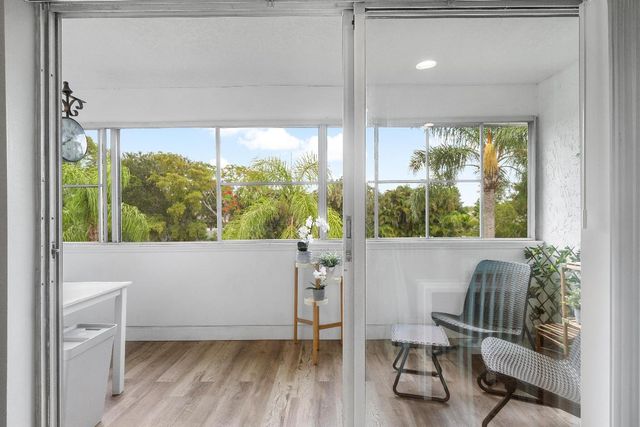 126 Sparrow Drive 11b, Wellington, FL 33411