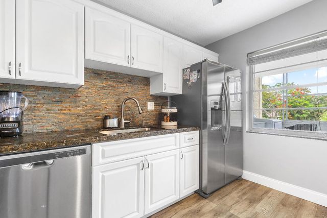 126 Sparrow Drive 11b, Wellington, FL 33411