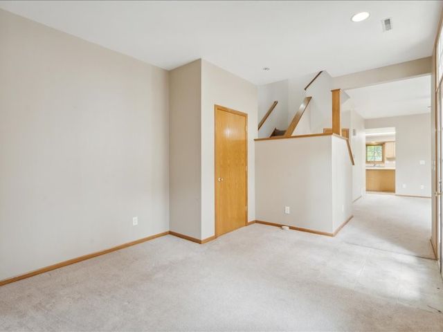 56 Pentire Circle, Iowa City, IA 52240