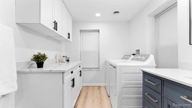 2750 Jackson Boulevard, Highland, MI 48356