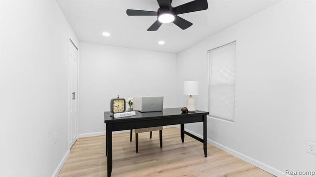 2750 Jackson Boulevard, Highland, MI 48356