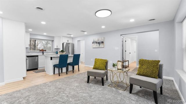 2750 Jackson Boulevard, Highland, MI 48356