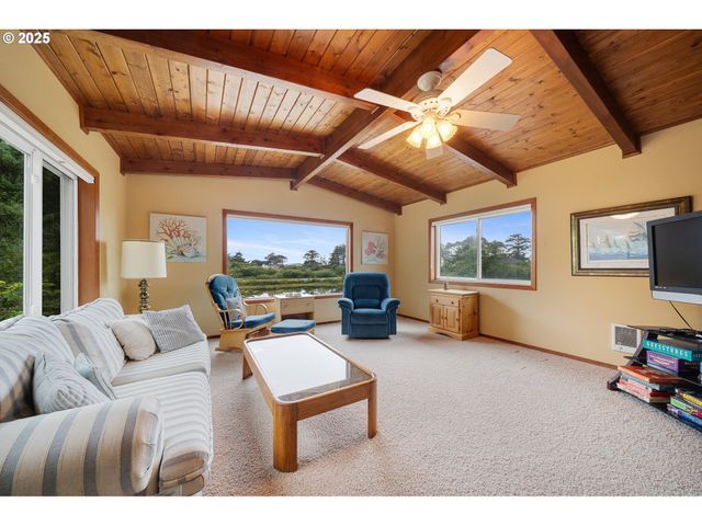 1064 S FRONT St, Rockaway Beach, OR 97136