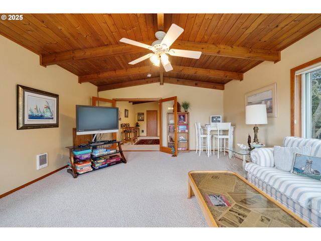 1064 S FRONT St, Rockaway Beach, OR 97136