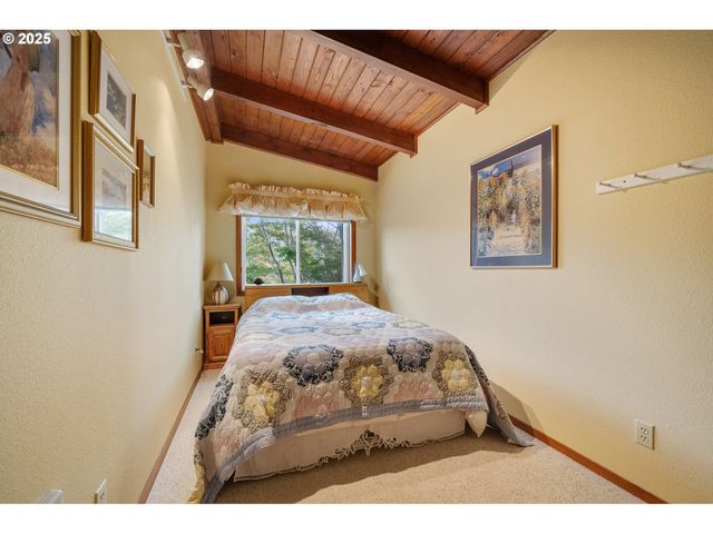 1064 S FRONT St, Rockaway Beach, OR 97136