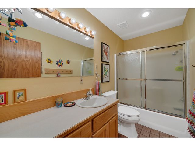 1064 S FRONT St, Rockaway Beach, OR 97136