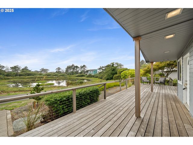 1064 S FRONT St, Rockaway Beach, OR 97136