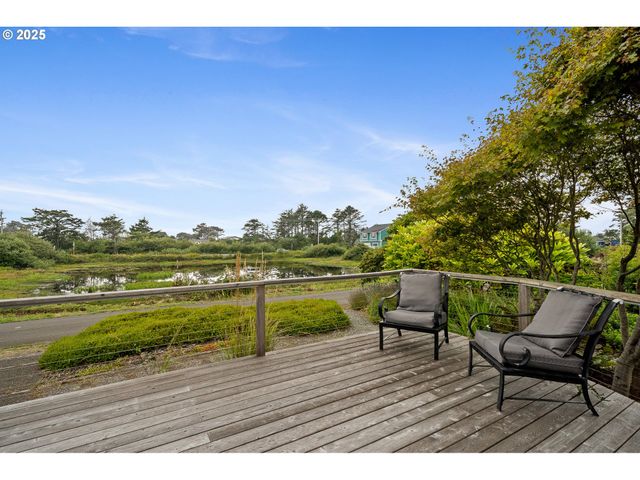 1064 S FRONT St, Rockaway Beach, OR 97136