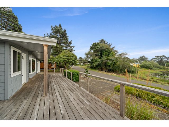 1064 S FRONT St, Rockaway Beach, OR 97136