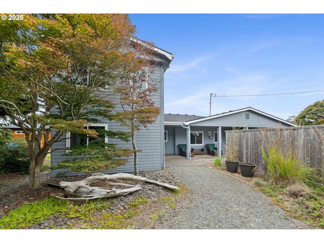 1064 S FRONT St, Rockaway Beach, OR 97136