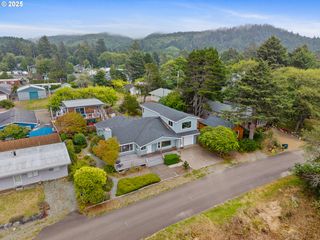 1064 S FRONT St, Rockaway Beach, OR 97136