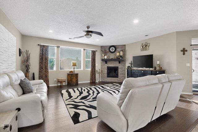 1805 Vista De Colinas Drive SE, Rio Rancho, NM 87124