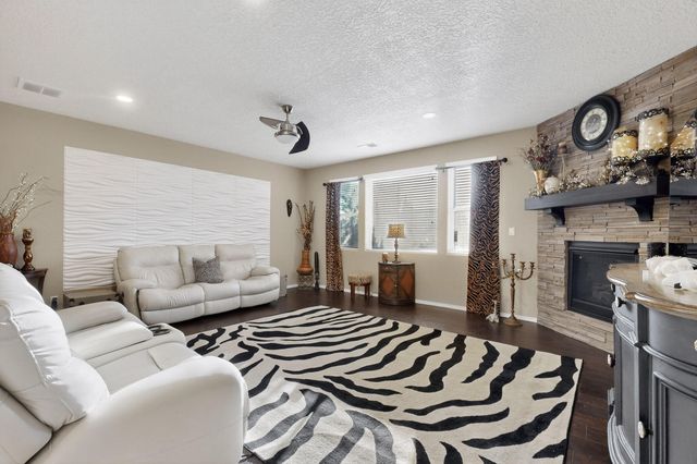 1805 Vista De Colinas Drive SE, Rio Rancho, NM 87124