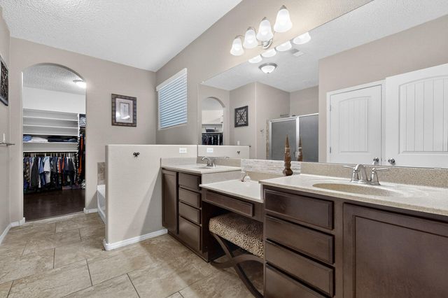 1805 Vista De Colinas Drive SE, Rio Rancho, NM 87124