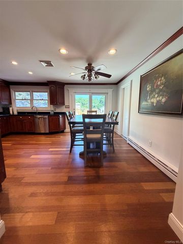 364 Lockwood Drive, Shirley, NY 11967