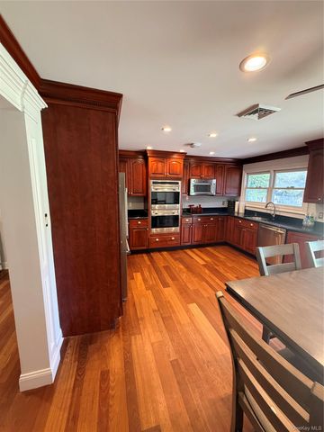 364 Lockwood Drive, Shirley, NY 11967