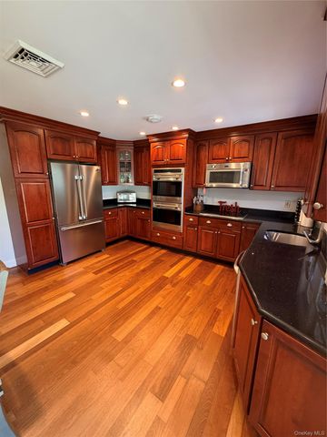 364 Lockwood Drive, Shirley, NY 11967