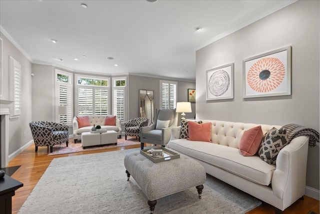 923 Lagrange St 923, Boston, MA 02132