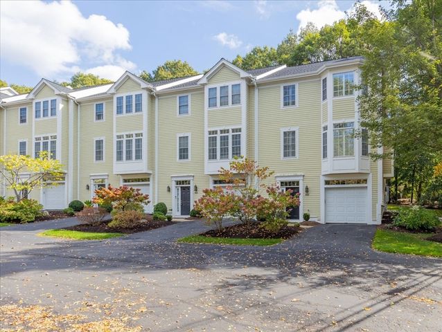 923 Lagrange St 923, Boston, MA 02132