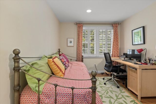 923 Lagrange St 923, Boston, MA 02132