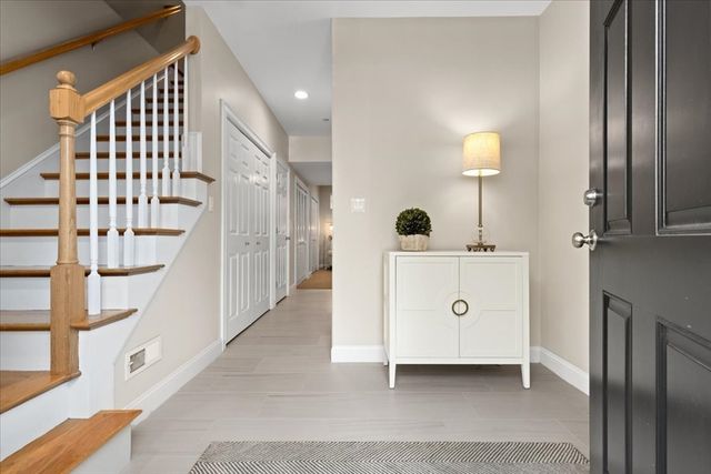 923 Lagrange St 923, Boston, MA 02132